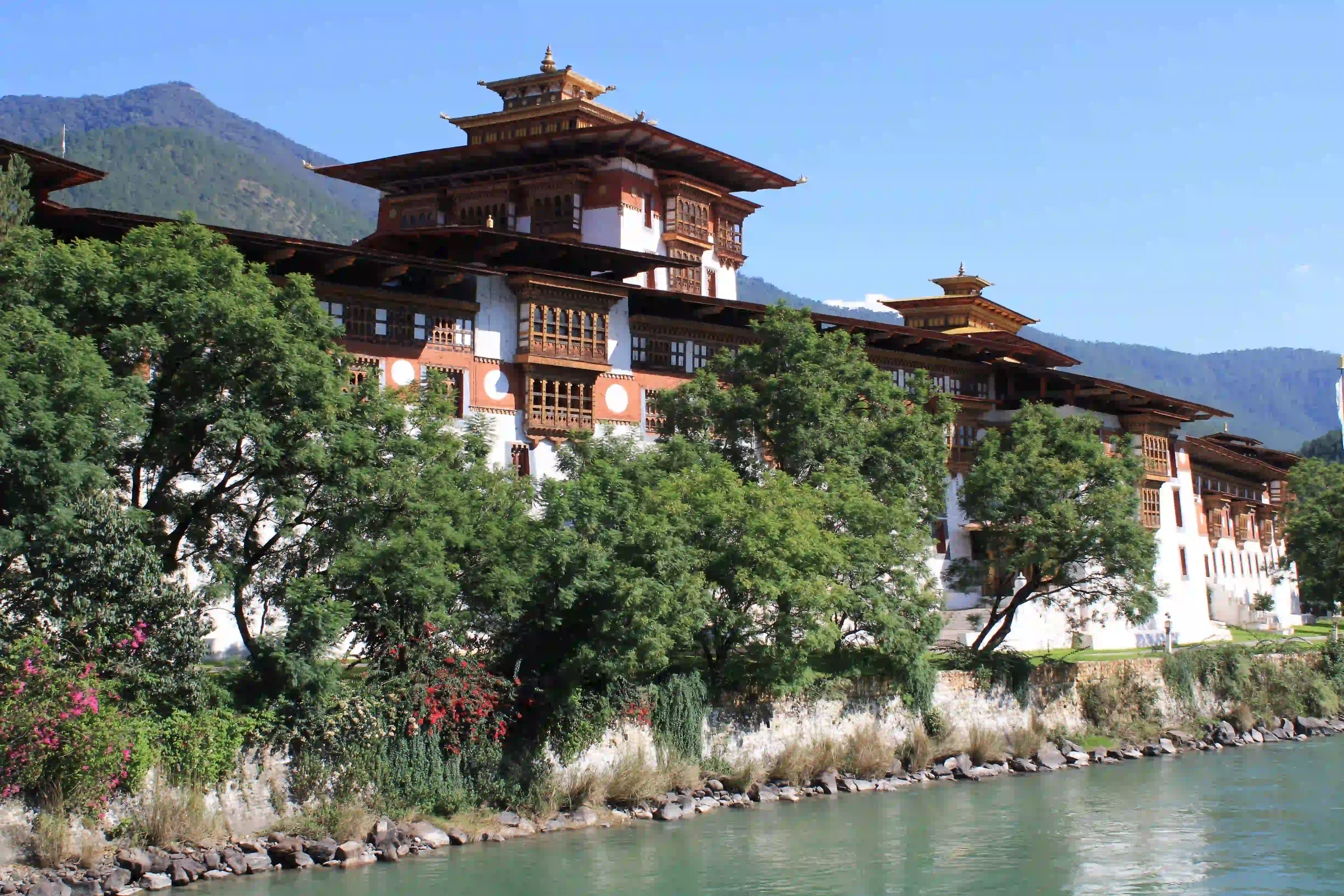 Dzong & Monastery Circuit